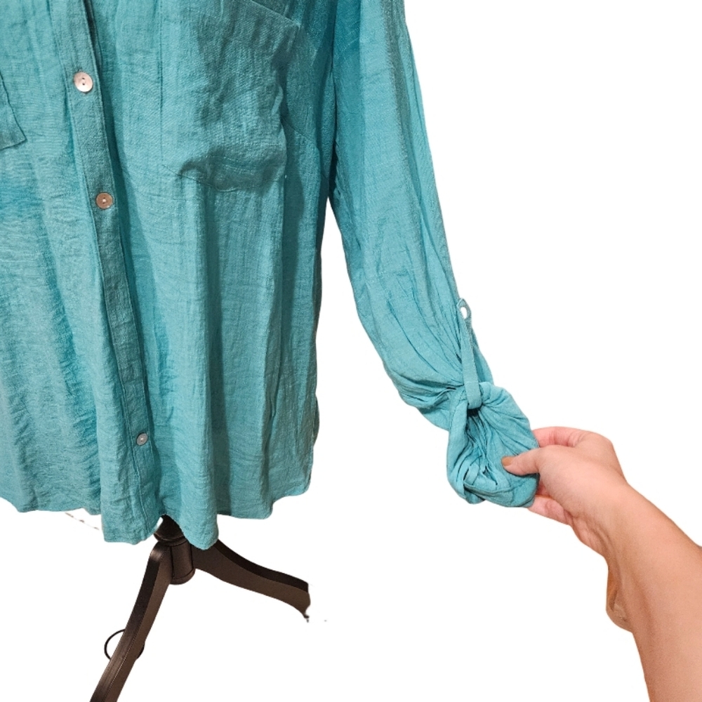Kim Rogers - Women's Blue Button-Up Top - Picture 3 of 7